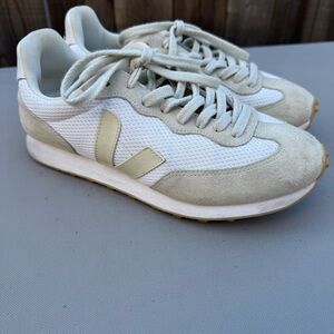 VEJA Rio Branco Sneaker Size 8